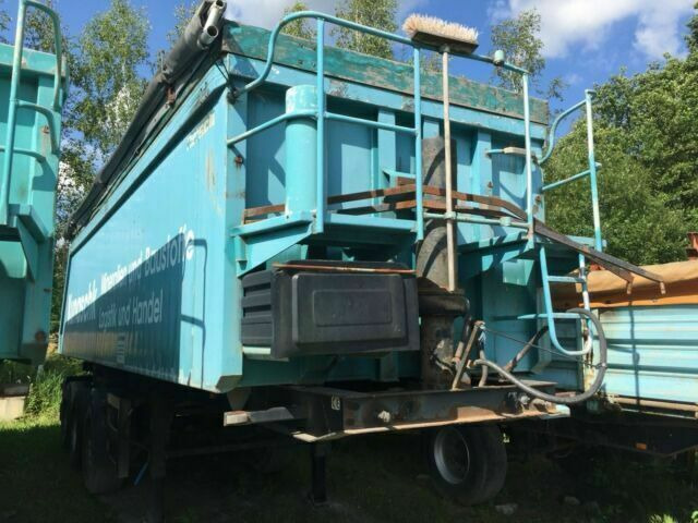 Reisch SKI 24 32 Kubik Mulde German Fahrzeug - Semi-reboque basculante: foto 1 Reisch SKI 24 32 Kubik Mulde German Fahrzeug - Semi-reboque basculante: foto 1