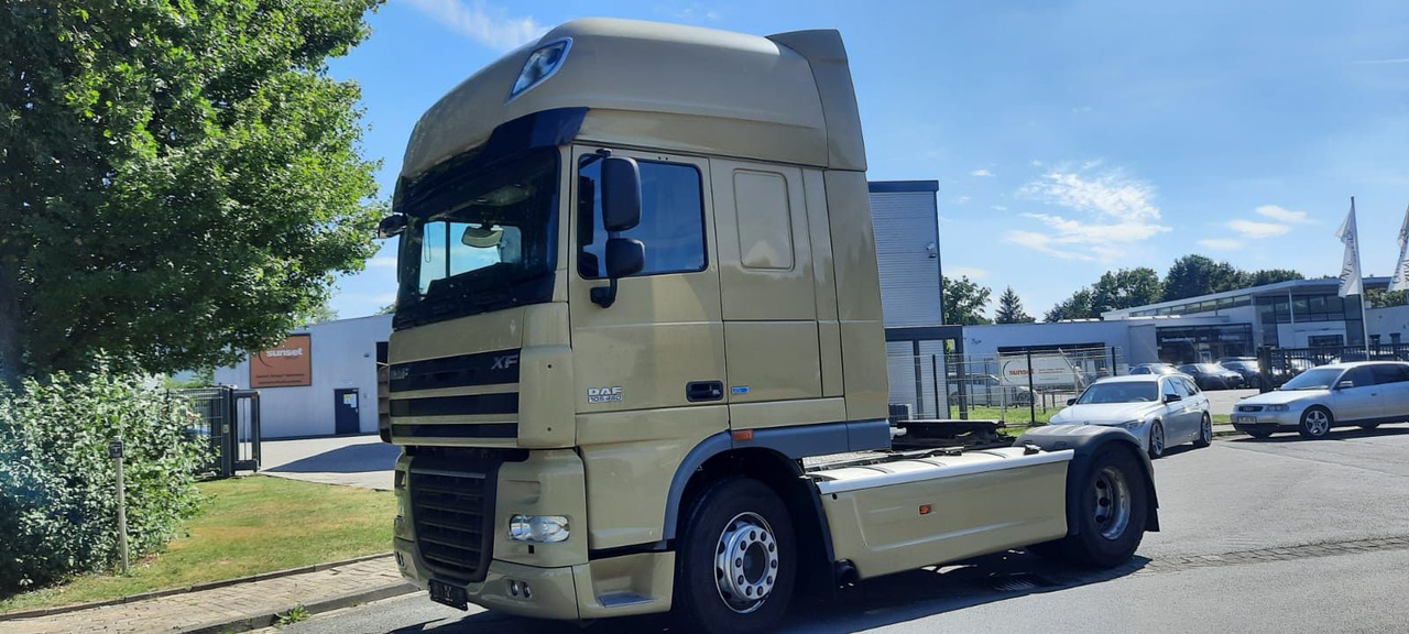 DAF 105-460 Super Spacs G.Haus/Hoch German - Tractor: foto 1 DAF 105-460 Super Spacs G.Haus/Hoch German - Tractor: foto 1