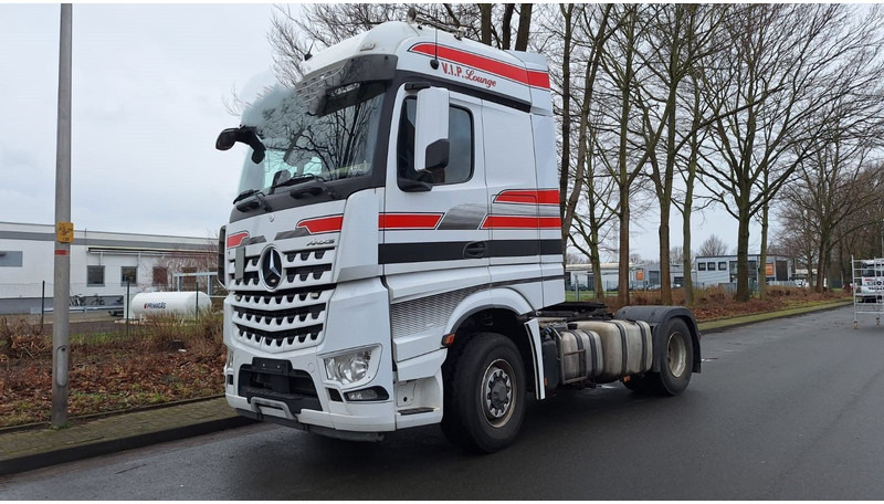 Mercedes-Benz 1845 Arocs 4x4 HD 1-Hand - Tractor: foto 1 Mercedes-Benz 1845 Arocs 4x4 HD 1-Hand - Tractor: foto 1