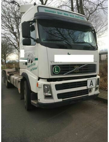 Volvo FH12-420 G.Haus 2xBett Klima Schaltgetriebe Reta - Camião polibenne: foto 2 Volvo FH12-420 G.Haus 2xBett Klima Schaltgetriebe Reta - Camião polibenne: foto 2