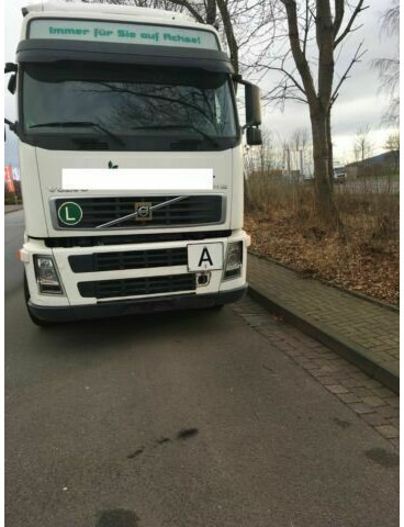 Volvo FH12-420 G.Haus 2xBett Klima Schaltgetriebe Reta - Camião polibenne: foto 3 Volvo FH12-420 G.Haus 2xBett Klima Schaltgetriebe Reta - Camião polibenne: foto 3