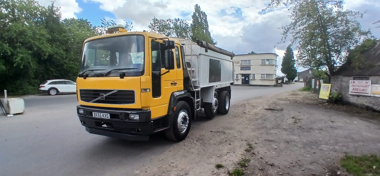 Camião basculante 2005 Volvo FL Tipper Truck: foto 7