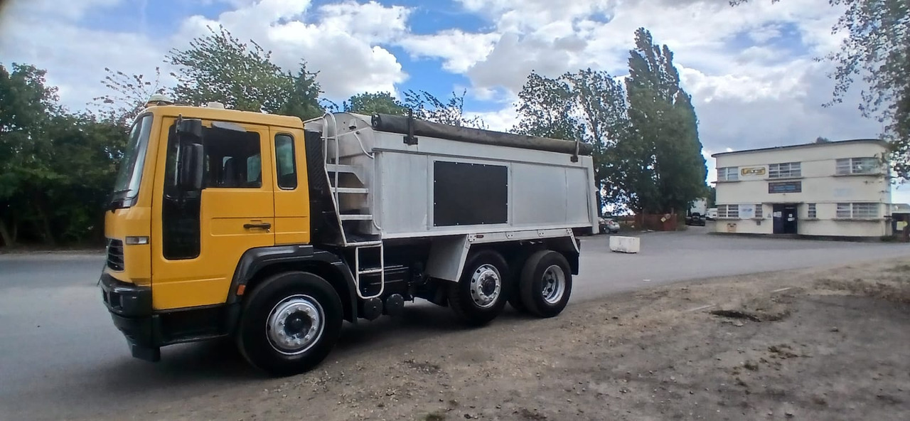 Camião basculante 2005 Volvo FL Tipper Truck: foto 18