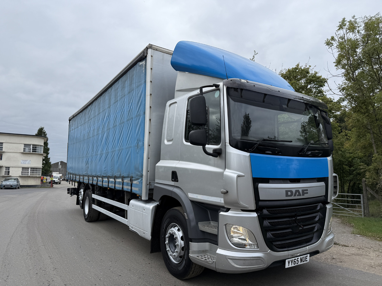 2015 DAF CF 330 Curtainside Truck - Camião de lona: foto 1 2015 DAF CF 330 Curtainside Truck - Camião de lona: foto 1