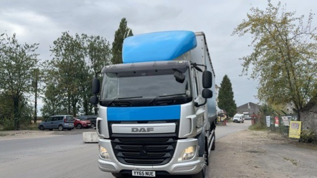 2015 DAF CF 330 Curtainside Truck - Camião de lona: foto 5 2015 DAF CF 330 Curtainside Truck - Camião de lona: foto 5