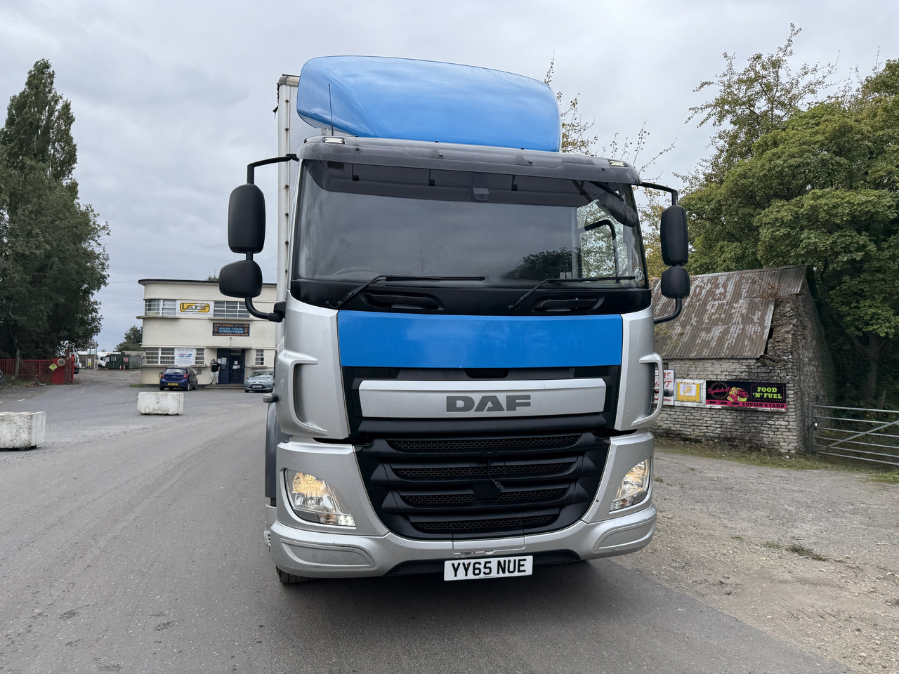 2015 DAF CF 330 Curtainside Truck - Camião de lona: foto 3 2015 DAF CF 330 Curtainside Truck - Camião de lona: foto 3