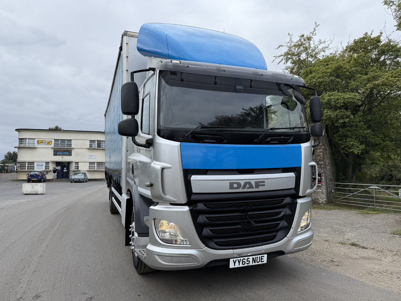 2015 DAF CF 330 Curtainside Truck - Camião de lona: foto 2 2015 DAF CF 330 Curtainside Truck - Camião de lona: foto 2