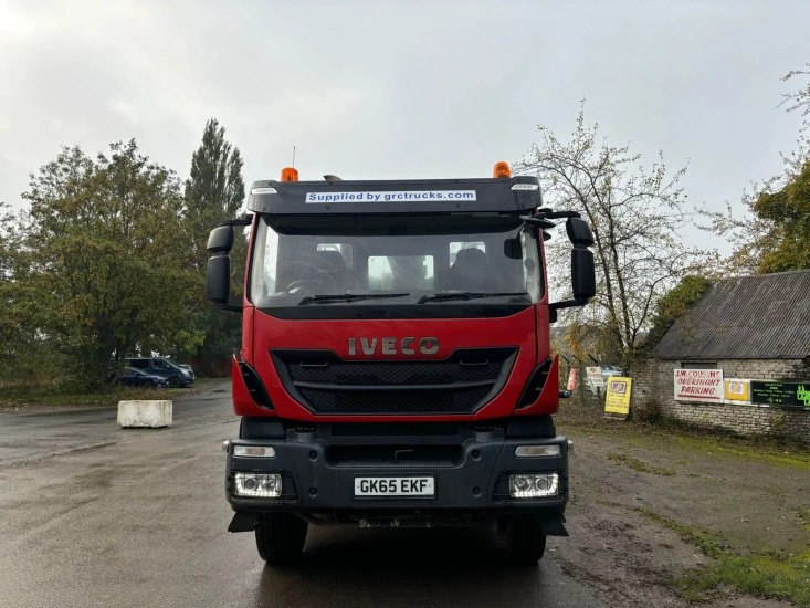 Camião basculante 2016 Iveco Trakker Tipper/Grab Truck EKF: foto 6