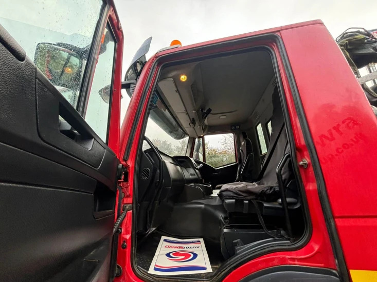 Camião basculante 2016 Iveco Trakker Tipper/Grab Truck EKF: foto 15