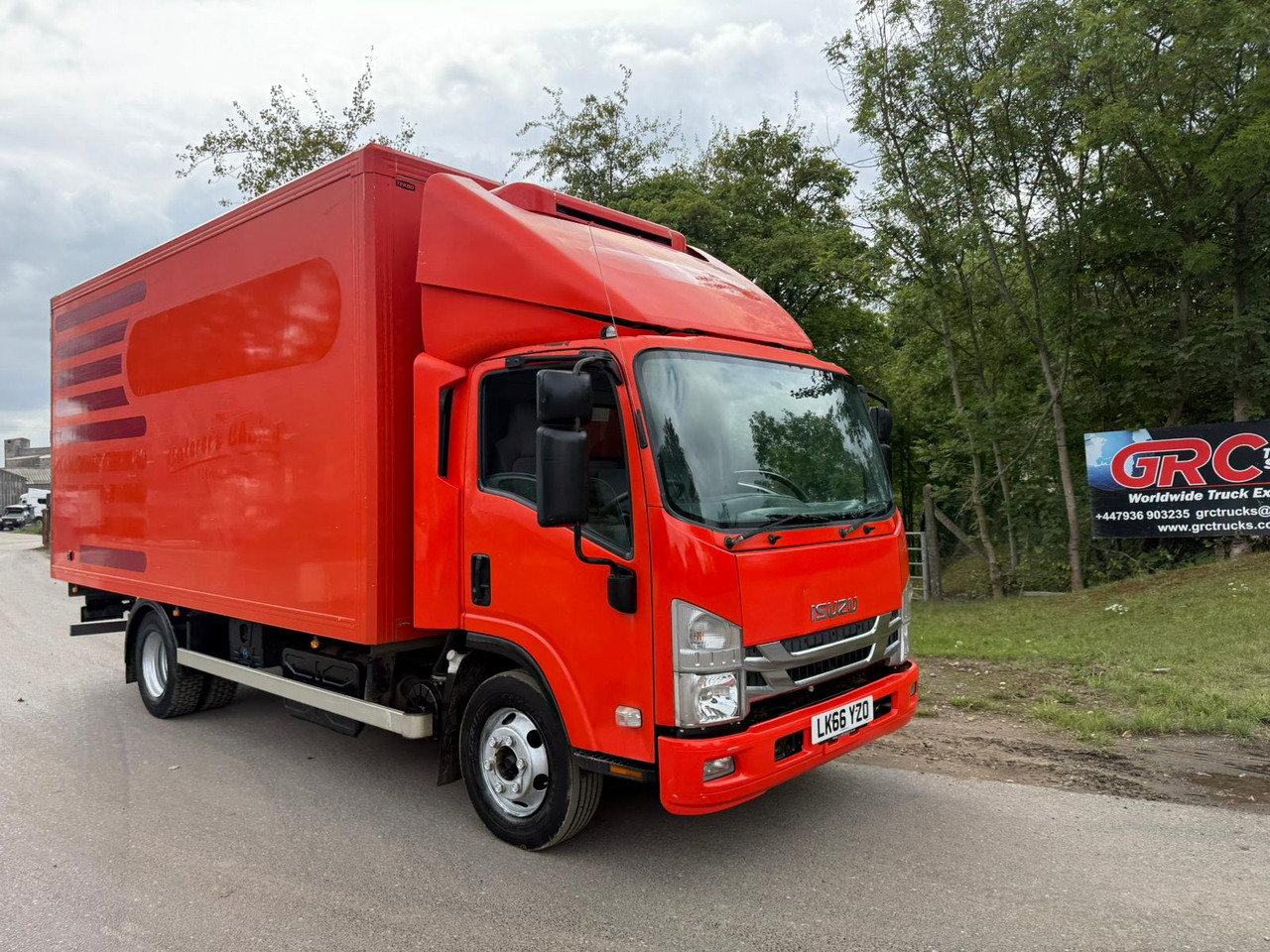 2016 Izuzu Refrigerated Truck - Camião frigorífico: foto 1 2016 Izuzu Refrigerated Truck - Camião frigorífico: foto 1