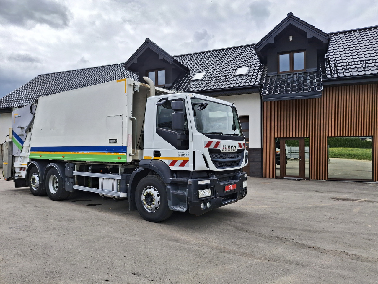 IVECO Euro 6 Śmieciarka Zweikammer-Müllwagen FAUN SL5 TR2L - Caminhão de lixo: foto 1 IVECO Euro 6 Śmieciarka Zweikammer-Müllwagen FAUN SL5 TR2L - Caminhão de lixo: foto 1
