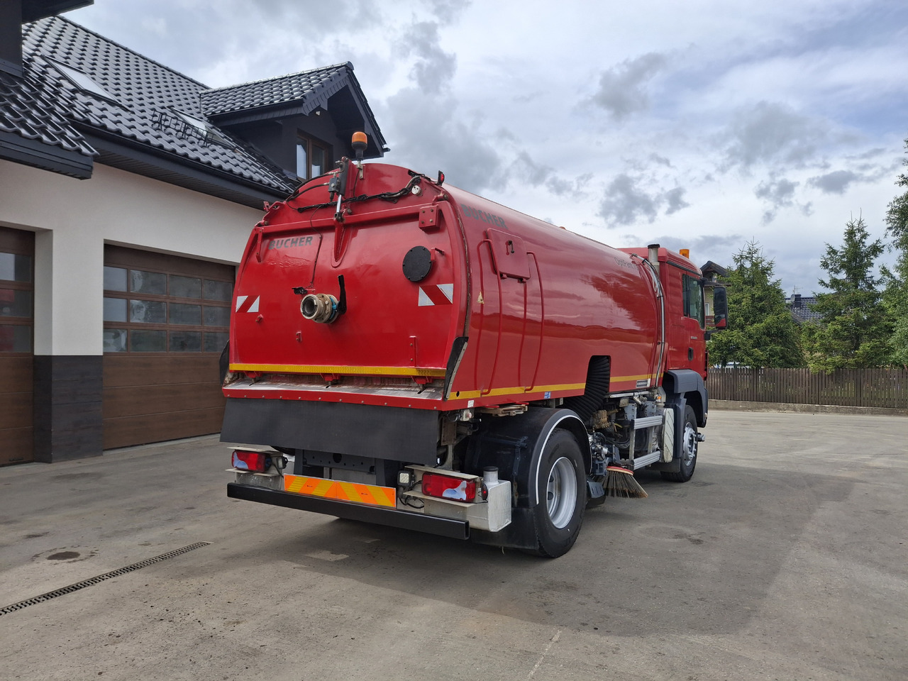 MAN TGS 18.320 Zamiatarka Kehrmaschine BUCHER 2 Motoren Karcher Szczotki L/R - Varredora urbana: foto 5 MAN TGS 18.320 Zamiatarka Kehrmaschine BUCHER 2 Motoren Karcher Szczotki L/R - Varredora urbana: foto 5