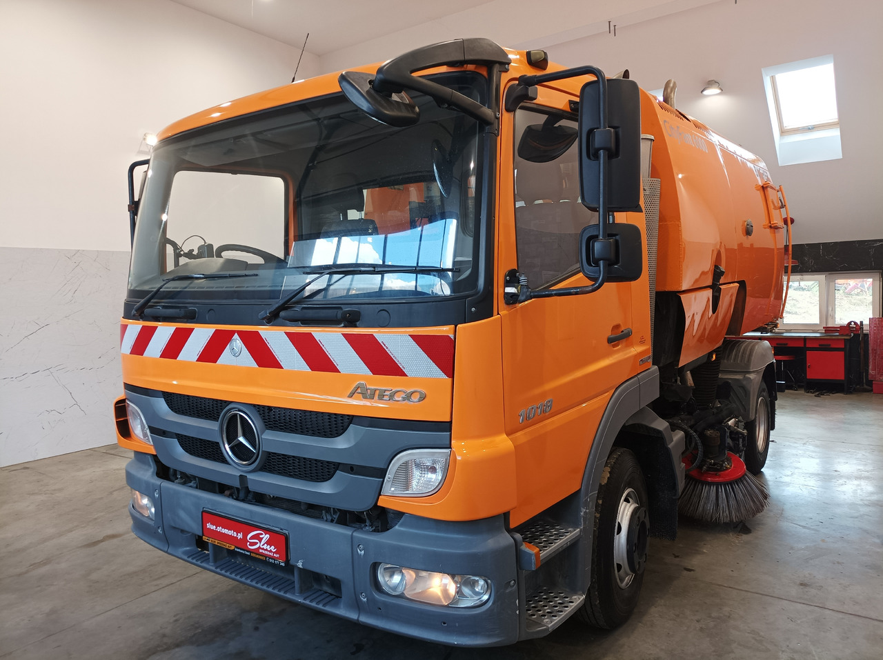 MERCEDES-BENZ Atego 1018 Zamiatarka Kehrmaschine BUCHER Szczotki L/R PM10 2 Silniki 2012r - Varredora urbana: foto 2 MERCEDES-BENZ Atego 1018 Zamiatarka Kehrmaschine BUCHER Szczotki L/R PM10 2 Silniki 2012r - Varredora urbana: foto 2