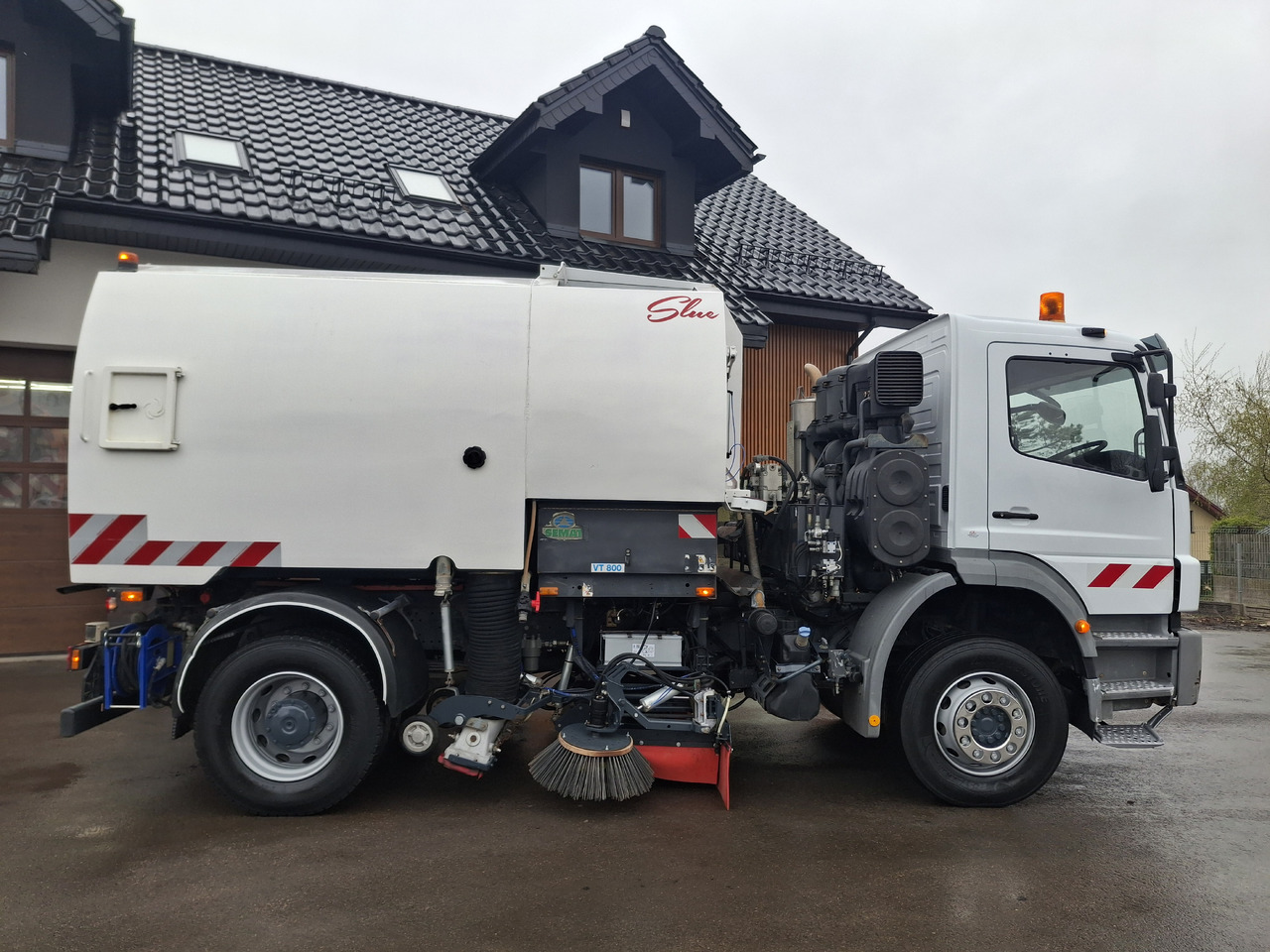 MERCEDES-BENZ Axor 1829 Zamiatarka Kehrmaschine Johnston 2 Motoren Karcher L/R - Varredora urbana: foto 5 MERCEDES-BENZ Axor 1829 Zamiatarka Kehrmaschine Johnston 2 Motoren Karcher L/R - Varredora urbana: foto 5