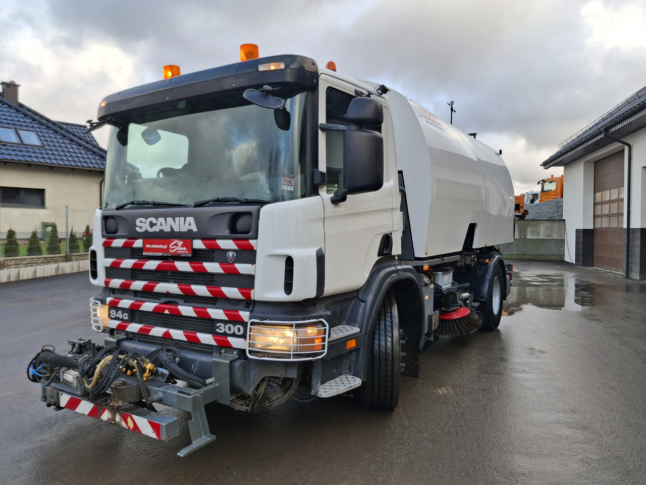 SCANIA 94G Zamiatarka Kehrmaschine BUCHER L/R Frontbürste 2 Motoren Odchwaszczarka Przednia Szczotka - Varredora urbana: foto 2 SCANIA 94G Zamiatarka Kehrmaschine BUCHER L/R Frontbürste 2 Motoren Odchwaszczarka Przednia Szczotka - Varredora urbana: foto 2