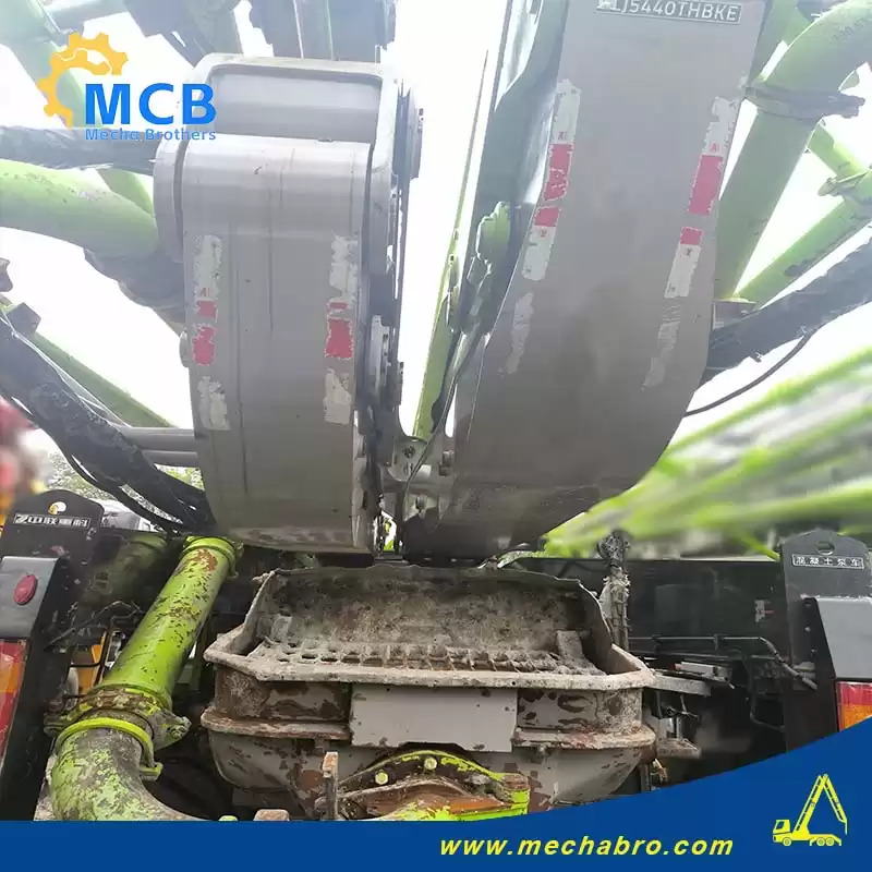 ZOOMLION ZLJ5440THBKF - Autobomba de betão: foto 5 ZOOMLION ZLJ5440THBKF - Autobomba de betão: foto 5