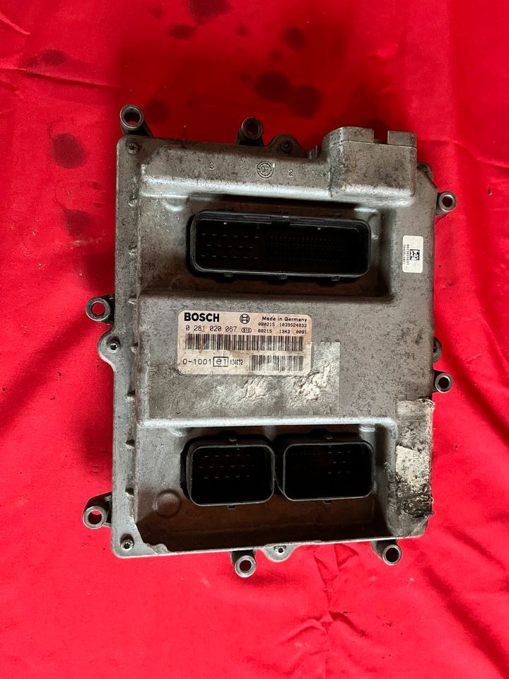 MAN Bosch 0281020067 Motor Steuergerät Control Unit - Centralina electrónica por Camião: foto 1 MAN Bosch 0281020067 Motor Steuergerät Control Unit - Centralina electrónica por Camião: foto 1