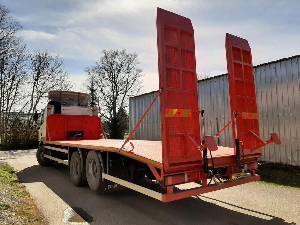 DAF 85.410 6X2 CAR TRANSPORTER - Camião transporte de veículos: foto 2 DAF 85.410 6X2 CAR TRANSPORTER - Camião transporte de veículos: foto 2