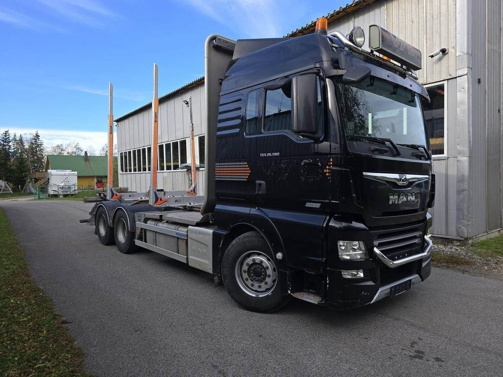 MAN TGX 26.580 6X4 EXTE - Camião de transporte de madeira: foto 4 MAN TGX 26.580 6X4 EXTE - Camião de transporte de madeira: foto 4