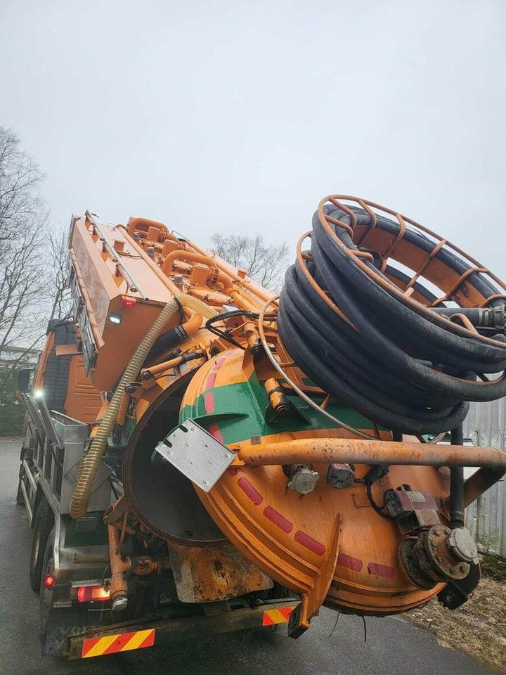 Volvo FH500 6X2 ADR KORP&SON - Caminhão limpa fossa: foto 3 Volvo FH500 6X2 ADR KORP&SON - Caminhão limpa fossa: foto 3