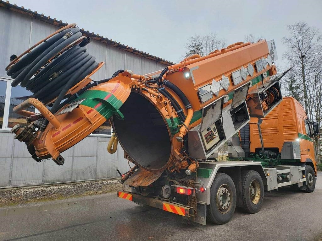 Volvo FH500 6X2 ADR KORP&SON - Caminhão limpa fossa: foto 4 Volvo FH500 6X2 ADR KORP&SON - Caminhão limpa fossa: foto 4