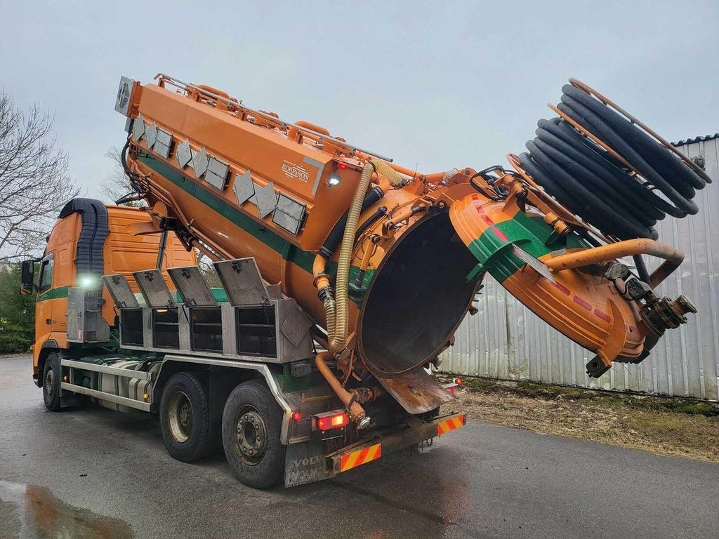 Volvo FH500 6X2 ADR KORP&SON - Caminhão limpa fossa: foto 2 Volvo FH500 6X2 ADR KORP&SON - Caminhão limpa fossa: foto 2