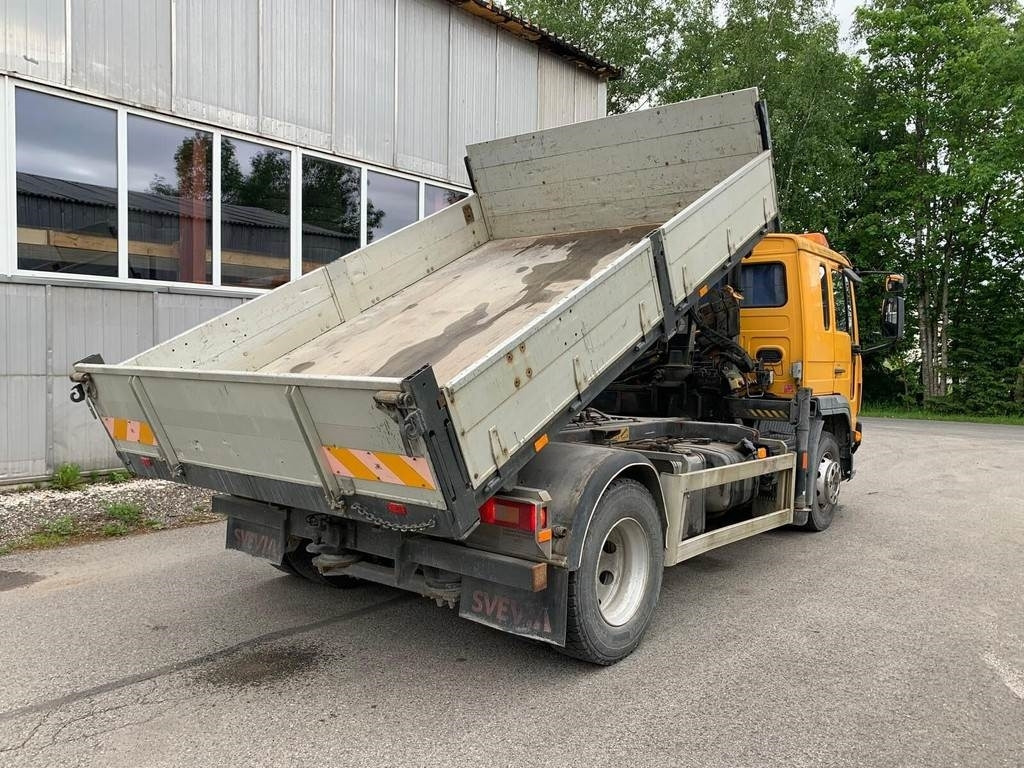 Volvo FL615 + HIAB 027-2  - Camião basculante: foto 4 Volvo FL615 + HIAB 027-2  - Camião basculante: foto 4