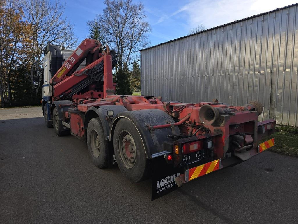 Volvo FM12 420 8X2 HMF 2220 K4 - Camião polibenne: foto 2 Volvo FM12 420 8X2 HMF 2220 K4 - Camião polibenne: foto 2
