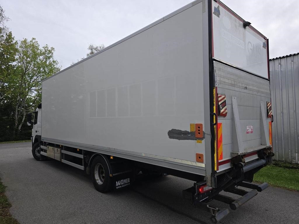 Volvo FM330 4X2 - Camião furgão: foto 2 Volvo FM330 4X2 - Camião furgão: foto 2