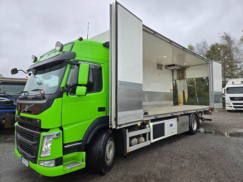 Volvo FM370 4X2 CARRIER 1150 SIDEOPENING - Camião frigorífico: foto 1 Volvo FM370 4X2 CARRIER 1150 SIDEOPENING - Camião frigorífico: foto 1