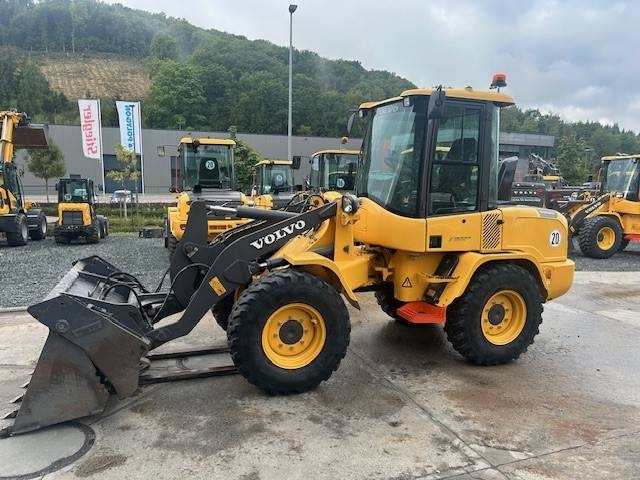 Volvo L 30 G - Pá carregadora de rodas: foto 1 Volvo L 30 G - Pá carregadora de rodas: foto 1