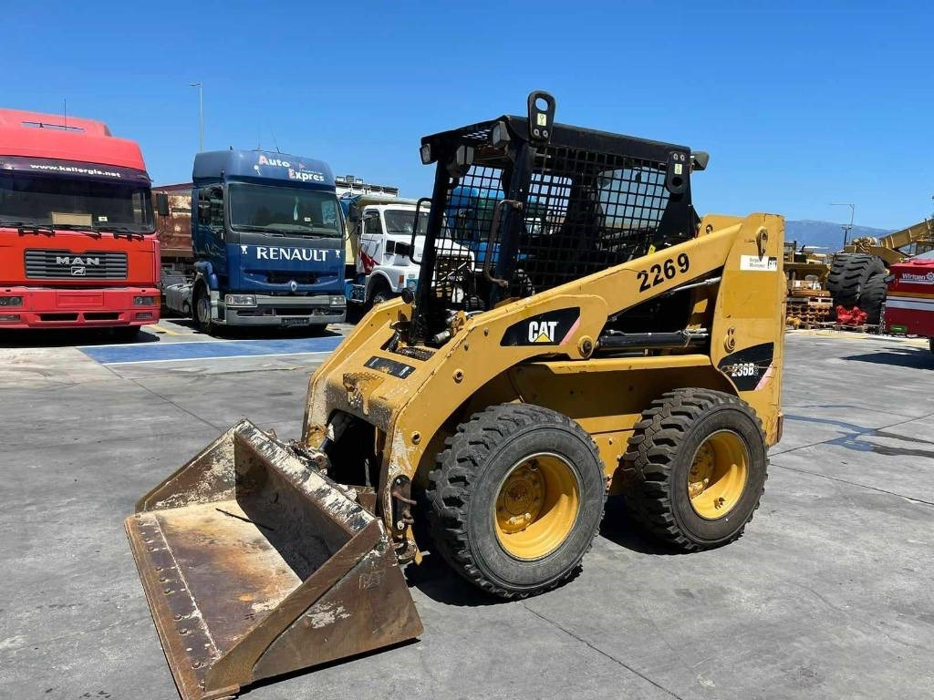 Mini pá carregadora CAT 236 B: foto 17