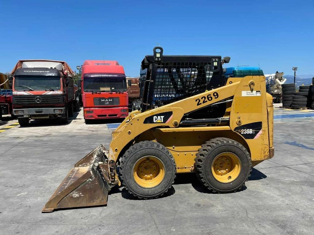 Mini pá carregadora CAT 236 B: foto 7