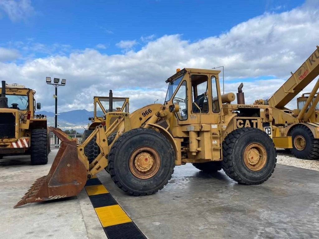 Pá carregadora de rodas CAT 966 C: foto 10