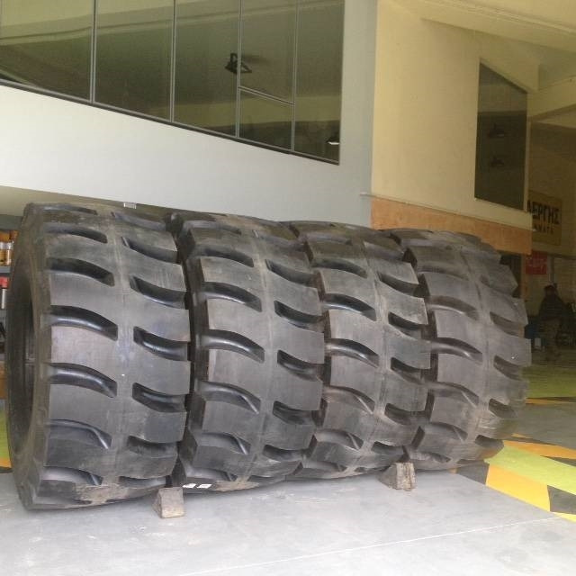 Goodyear 3565R33 L5 - Pneu por Máquina de construção: foto 2 Goodyear 3565R33 L5 - Pneu por Máquina de construção: foto 2