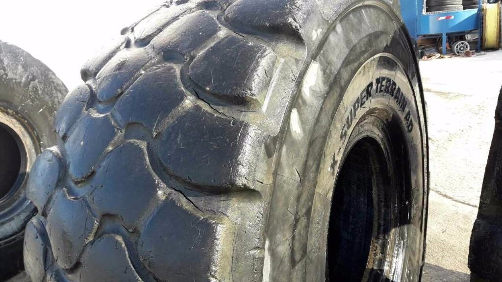 Michelin 29,5R25 X-SUPER TERRAIN /AD - Pneu: foto 5 Michelin 29,5R25 X-SUPER TERRAIN /AD - Pneu: foto 5