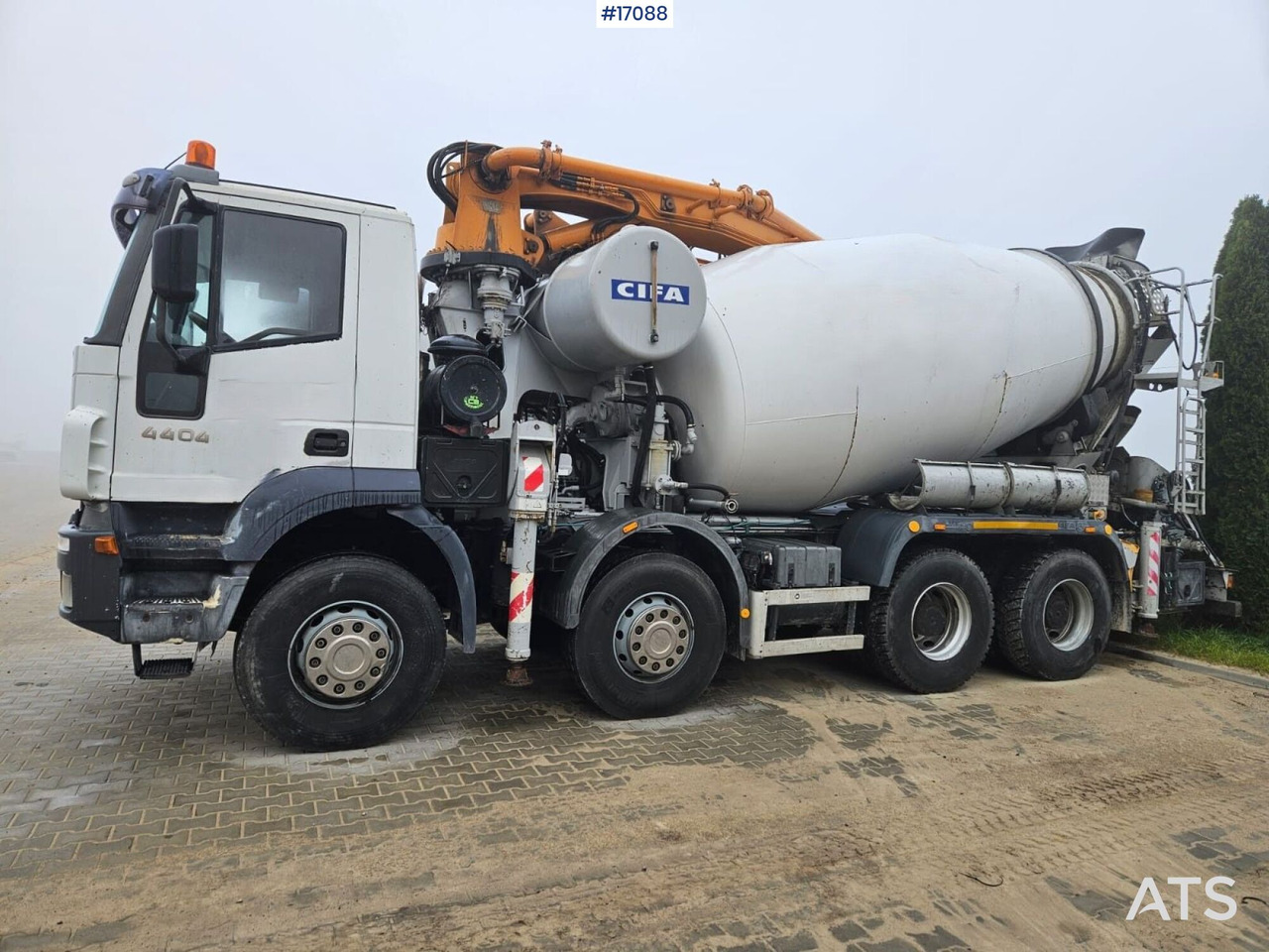 Concrete pump CIFA Magnum MK 28,4 IVECO 8x4 (2006) - Autobomba de betão: foto 1 Concrete pump CIFA Magnum MK 28,4 IVECO 8x4 (2006) - Autobomba de betão: foto 1