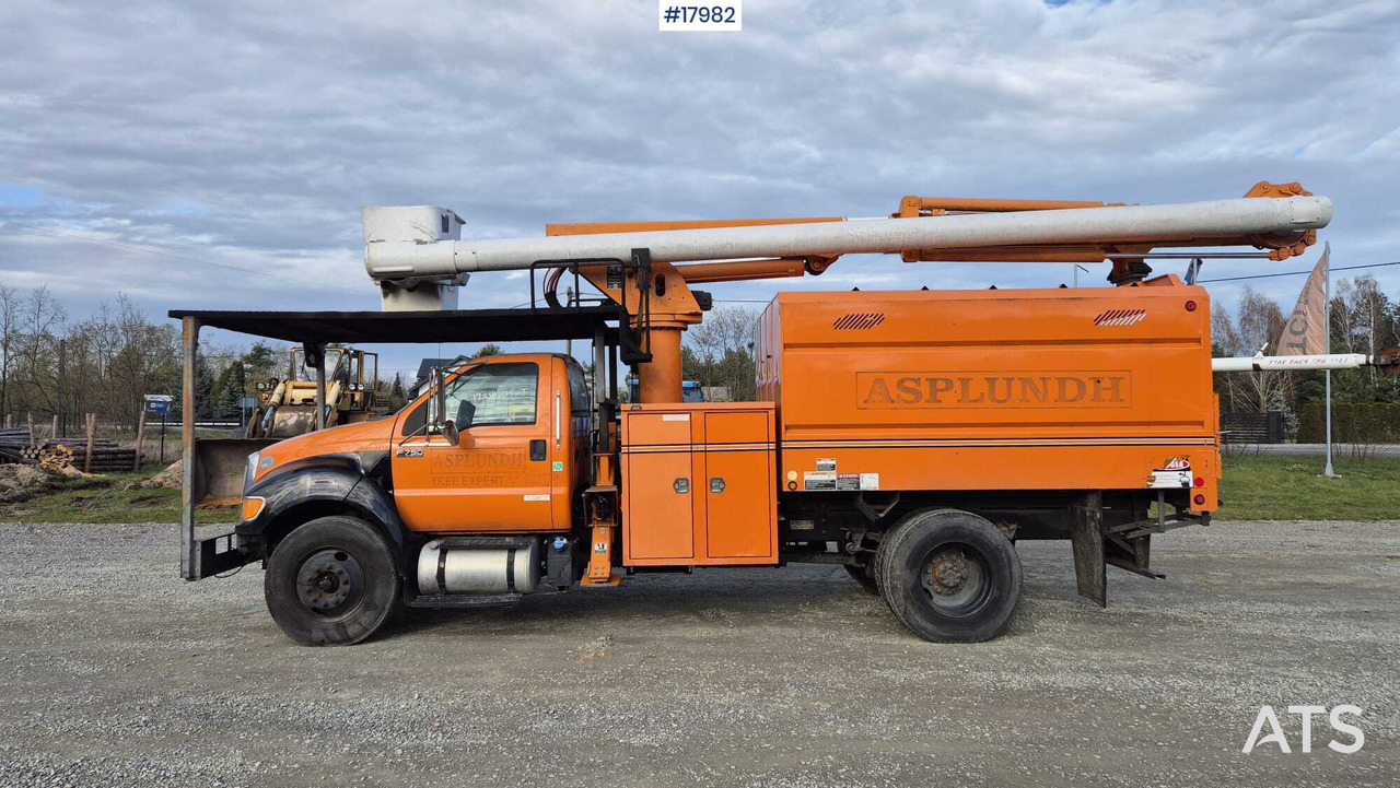 Lift for maintenance and assembly work FORD F750 (2013) - Caminhão com plataforma aérea: foto 4 Lift for maintenance and assembly work FORD F750 (2013) - Caminhão com plataforma aérea: foto 4