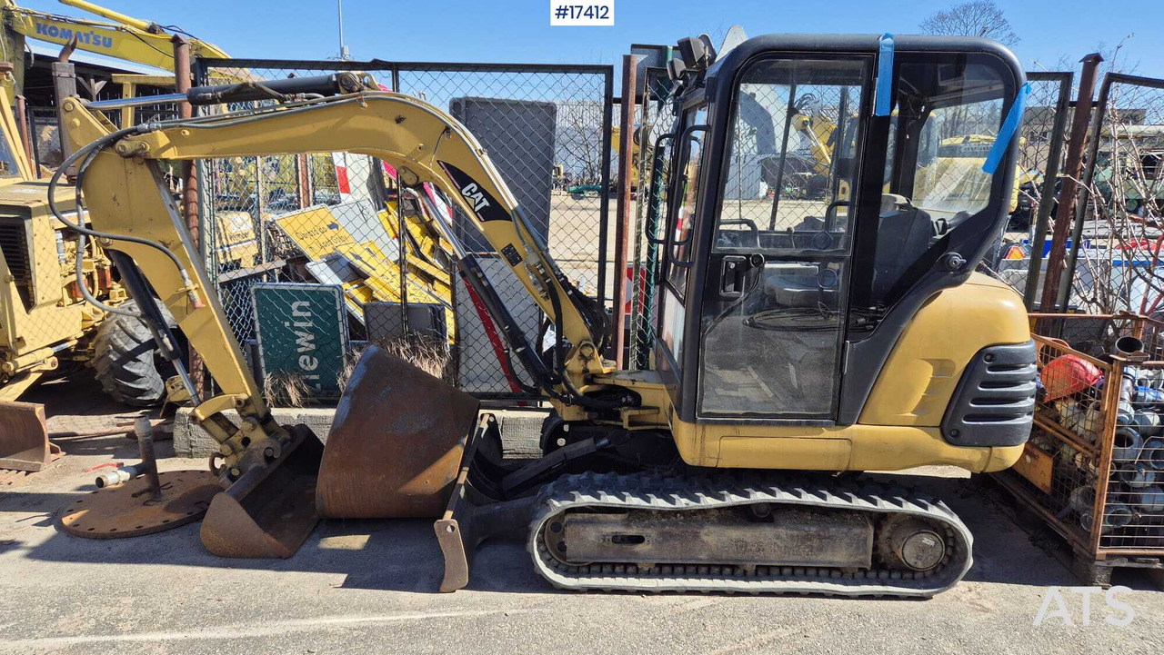 Mini excavator CATERPILLAR 302.5 (2004) two buckets, quick couplers. - Mini escavadeira: foto 2 Mini excavator CATERPILLAR 302.5 (2004) two buckets, quick couplers. - Mini escavadeira: foto 2