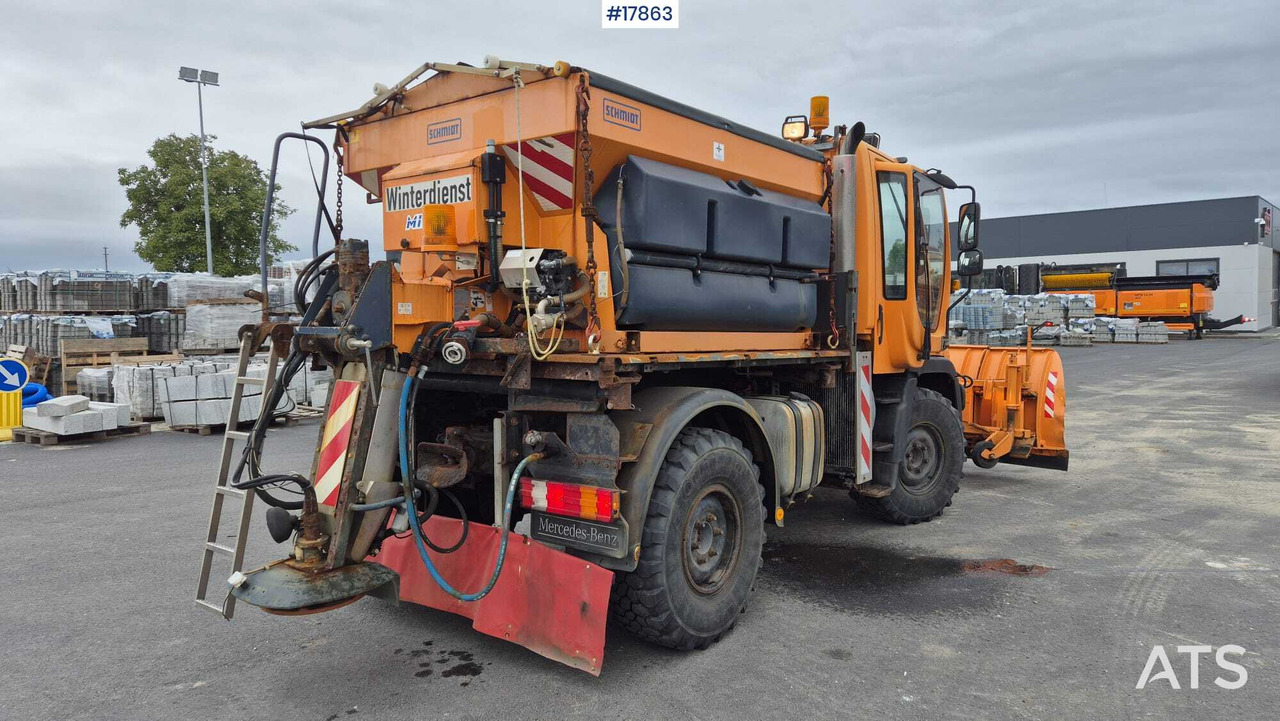 Veículo limpa-neves Płógopiaskarka Mercedes-Benz UNIMOG U300 (2001): foto 12
