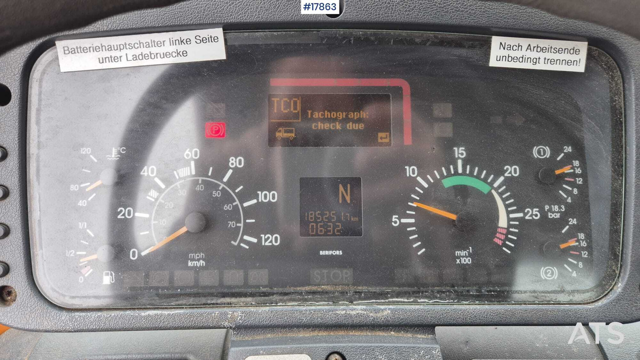 Veículo limpa-neves Płógopiaskarka Mercedes-Benz UNIMOG U300 (2001): foto 18