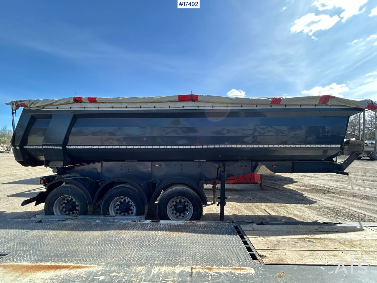 Semi-trailer truck, tipper SCHWARZMULLER K-serie (2013) - Semi-reboque basculante: foto 1 Semi-trailer truck, tipper SCHWARZMULLER K-serie (2013) - Semi-reboque basculante: foto 1