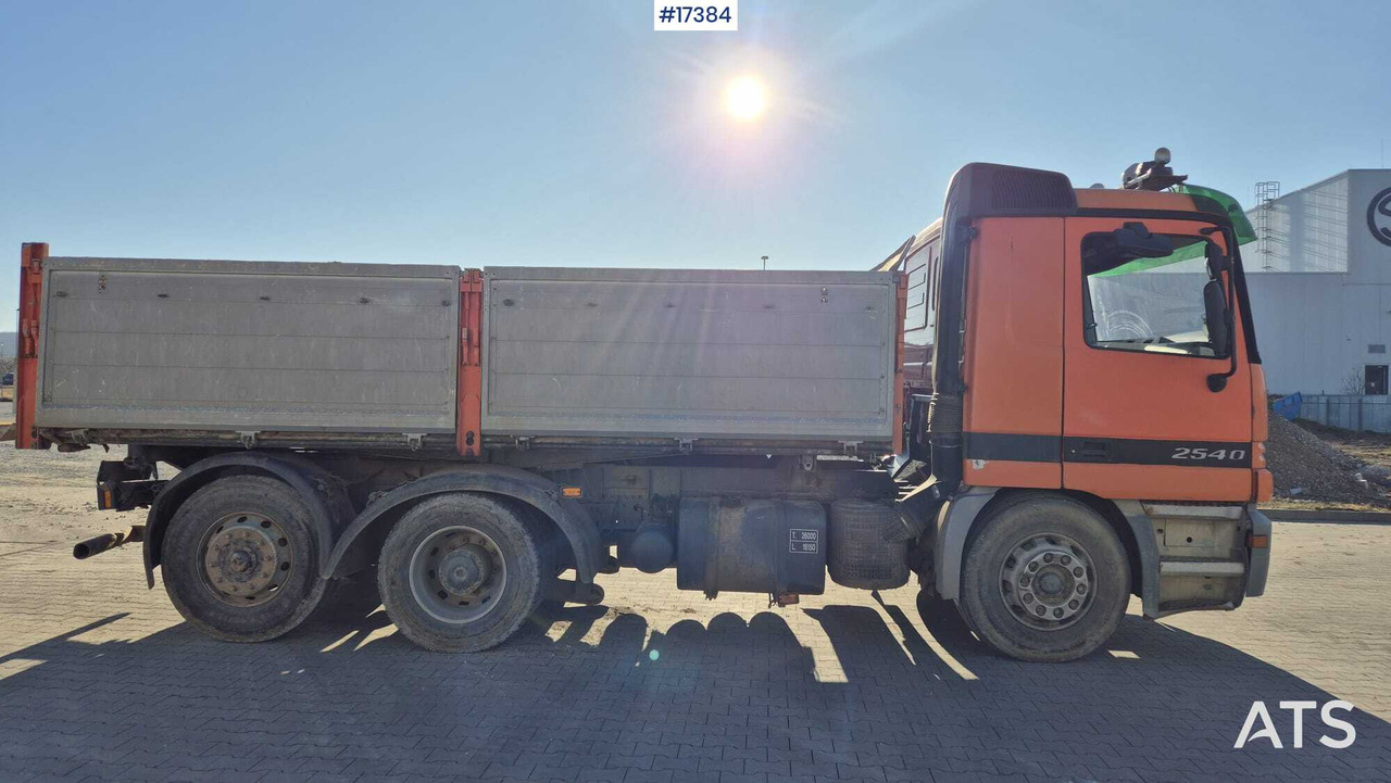 Three-axle tipper MERCEDES-BENZ ACTROS 2540 (1997) - Camião basculante: foto 5 Three-axle tipper MERCEDES-BENZ ACTROS 2540 (1997) - Camião basculante: foto 5