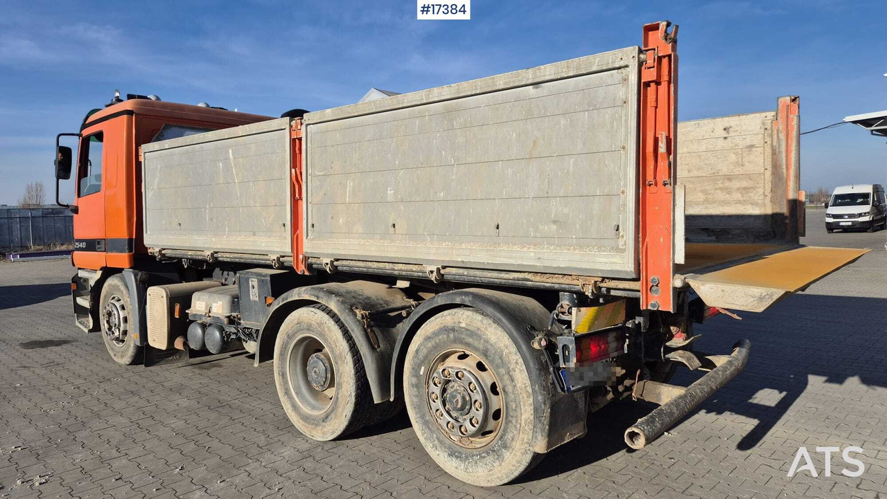 Camião basculante Three-axle tipper MERCEDES-BENZ ACTROS 2540 (1997): foto 6