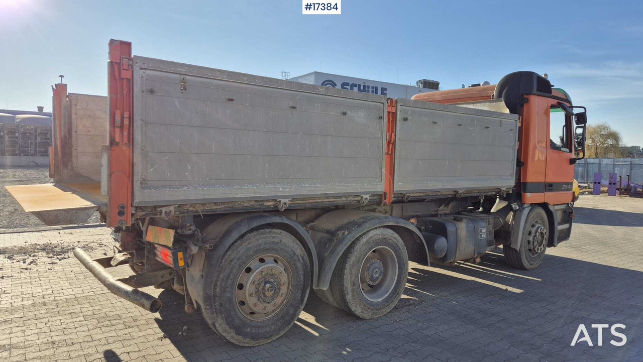 Camião basculante Three-axle tipper MERCEDES-BENZ ACTROS 2540 (1997): foto 10