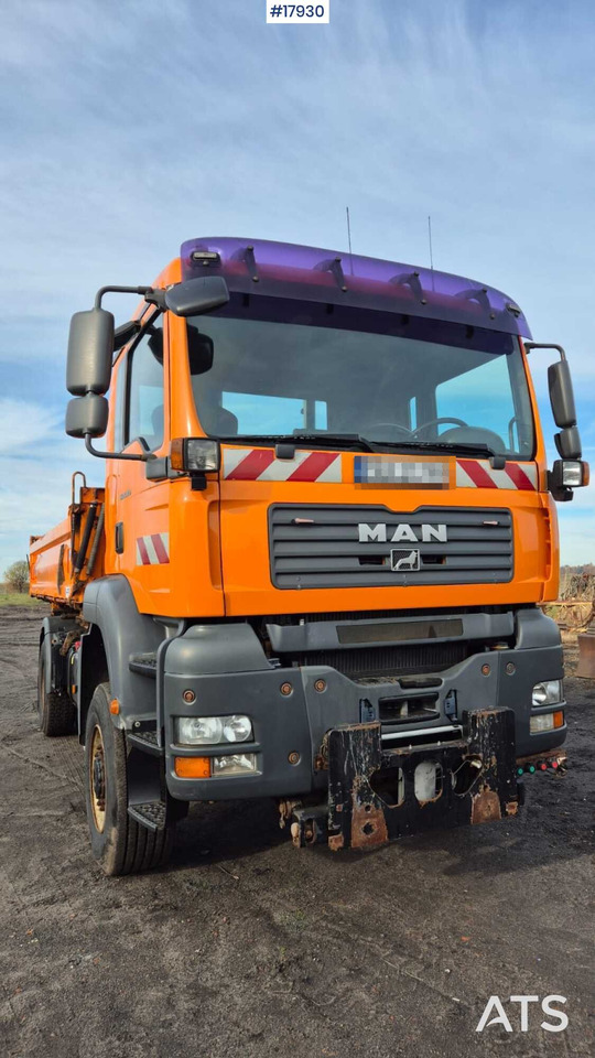 Tipper/sand spreader MAN TGA 18.320 (2007) - Camião basculante: foto 4 Tipper/sand spreader MAN TGA 18.320 (2007) - Camião basculante: foto 4