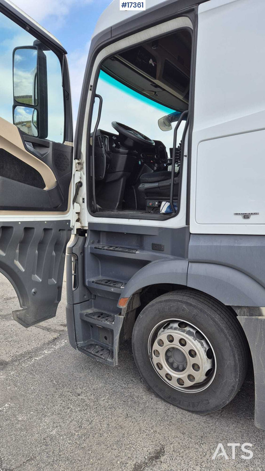 Tractor MERCEDES-BENZ ACTROS 1845 BLUETEC 6 (2016) truck tractor: foto 9