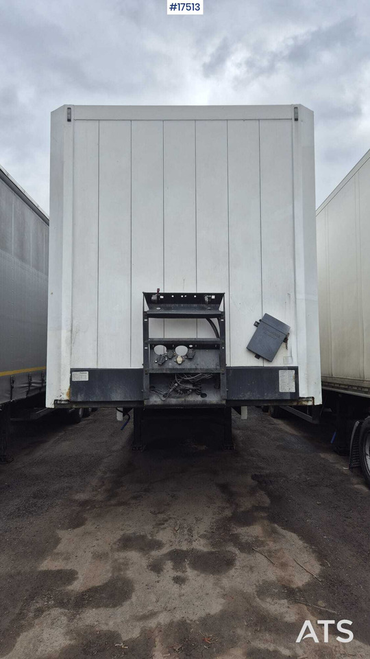 Truck semi-trailer, isothermal KRONE SD (2008) - Semi-reboque de lona: foto 2 Truck semi-trailer, isothermal KRONE SD (2008) - Semi-reboque de lona: foto 2