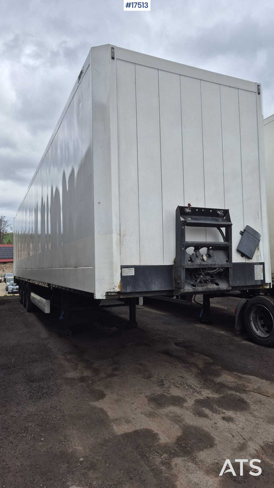 Truck semi-trailer, isothermal KRONE SD (2008) - Semi-reboque de lona: foto 3 Truck semi-trailer, isothermal KRONE SD (2008) - Semi-reboque de lona: foto 3