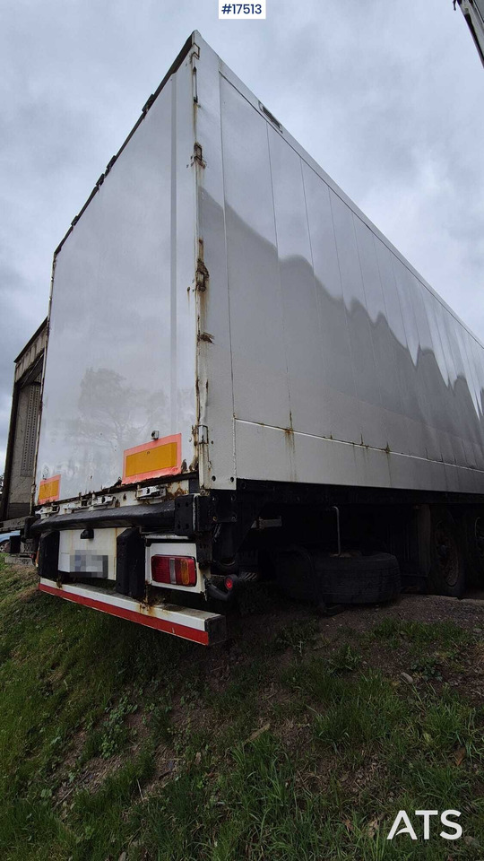 Truck semi-trailer, isothermal KRONE SD (2008) - Semi-reboque de lona: foto 4 Truck semi-trailer, isothermal KRONE SD (2008) - Semi-reboque de lona: foto 4